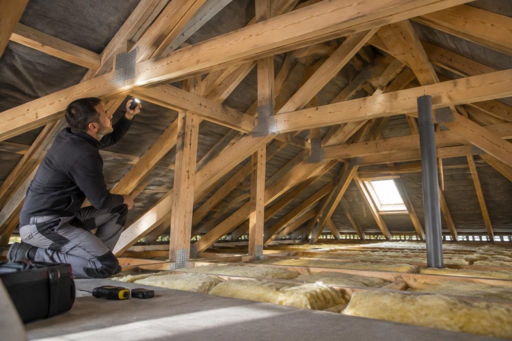 découvrez les caractéristiques d’une toiture fermette, ses avantages et nos conseils pratiques pour l’entretenir et prolonger sa durée de vie.